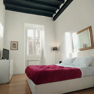 דירה Casa Tiffany Piazza Di Spagna, רומא